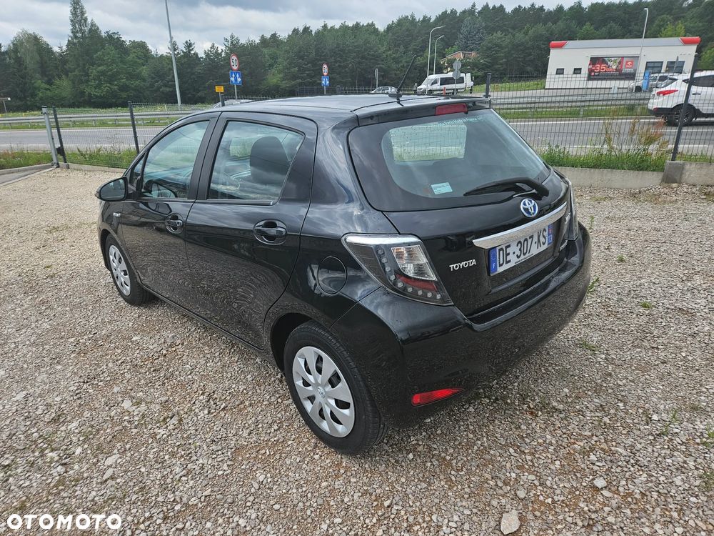 Toyota Yaris Hybrid 100 Sol - 3