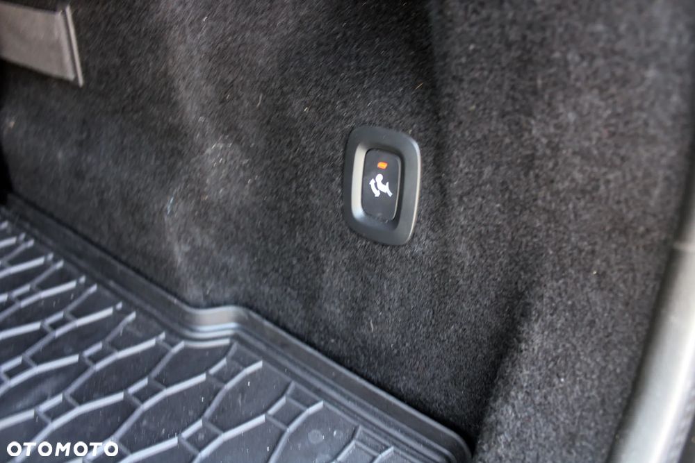 Volvo XC 60 D4 Geartronic RDesign - 23