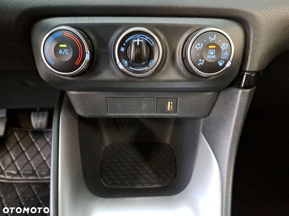 Toyota Yaris 1.5 Comfort - 25