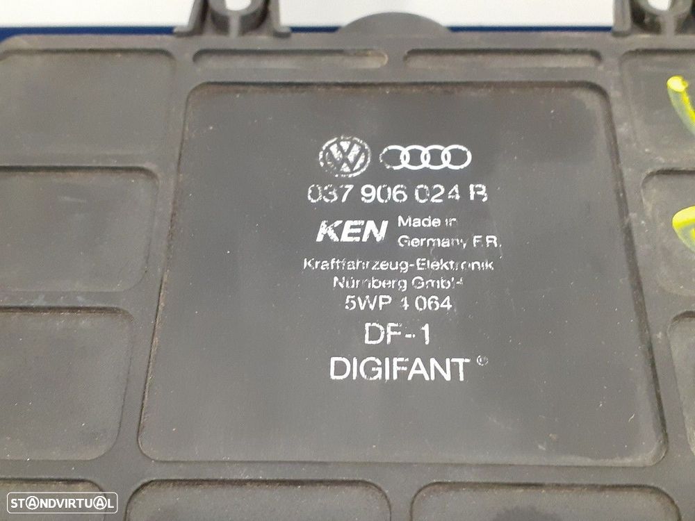 CENTRALINA MOTOR UCE VOLKSWAGEN GOLF III 1992 -037906024B - 2