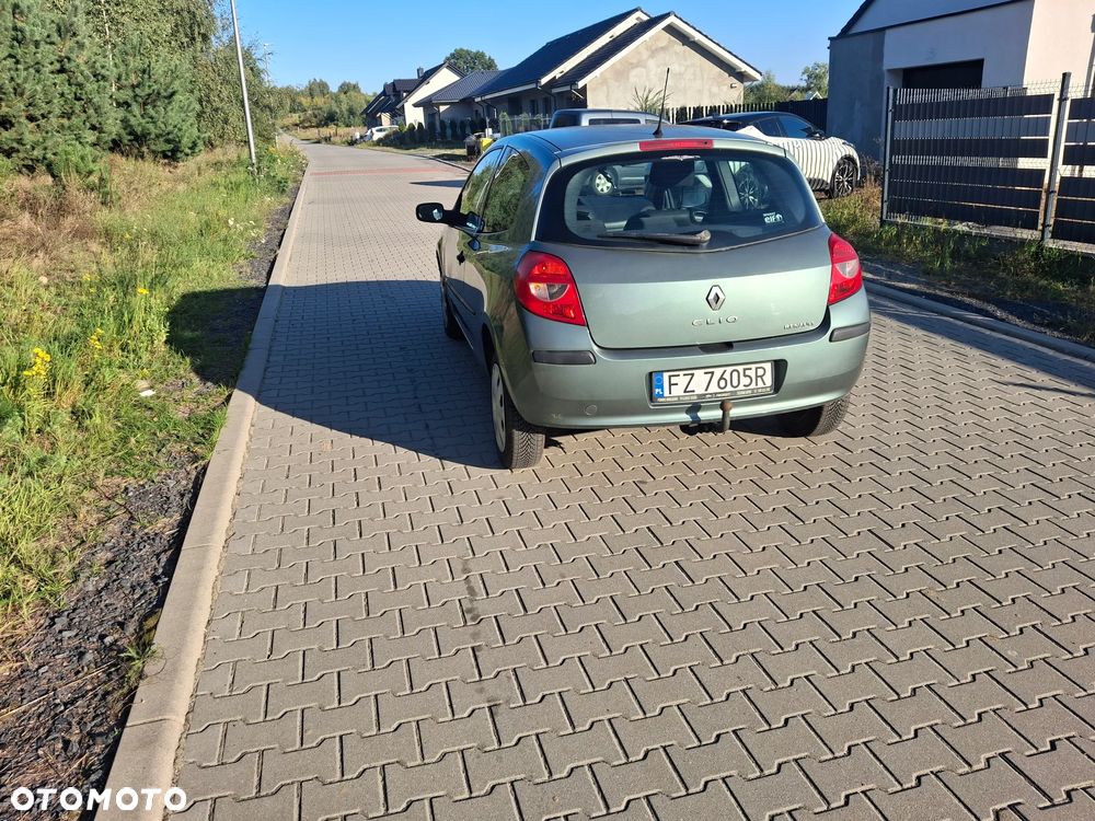 Renault Clio 1.2 16V Authentique - 3