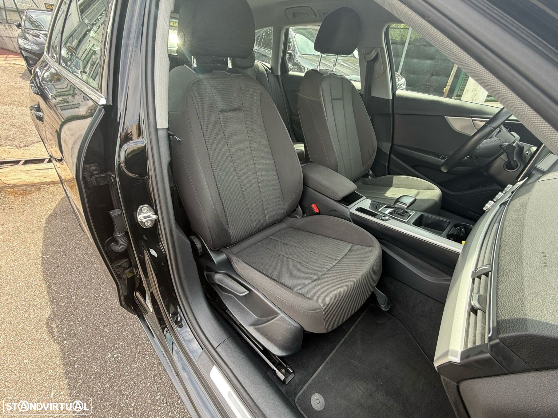 Audi A4 Avant 30 TDI S tronic - 16