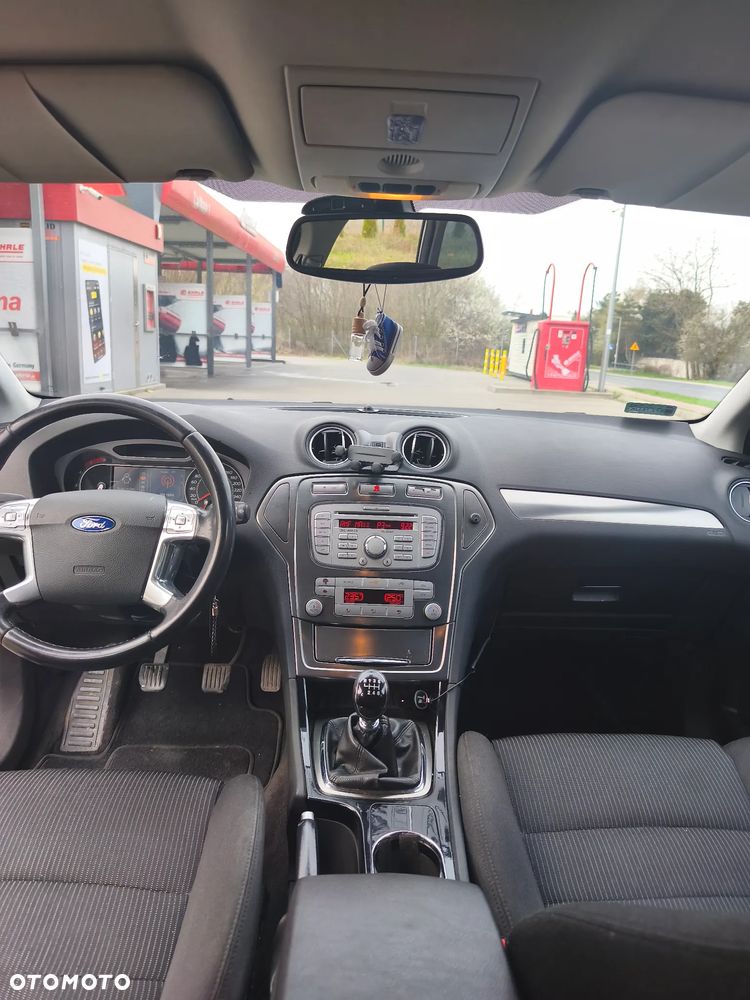 Ford Mondeo 2.0 TDCi Ambiente - 12