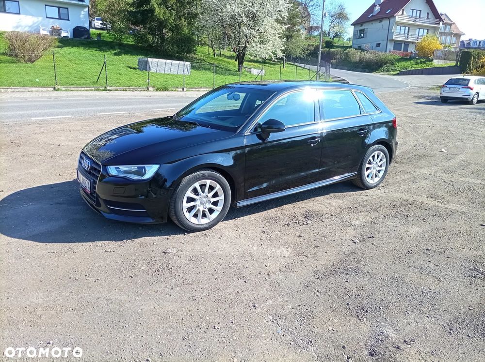Audi A3 Sportback 1.6 TDI ultra Attraction - 11