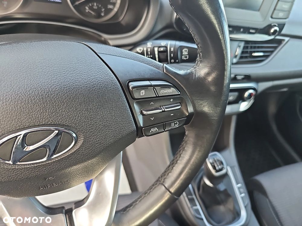 Hyundai i30 1.5 DPI Classic + - 19