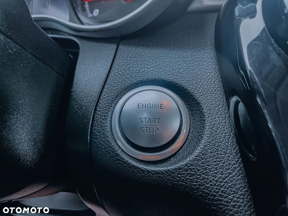 Mercedes-Benz GLC 350 e 4Matic 7G-TRONIC AMG Line - 35