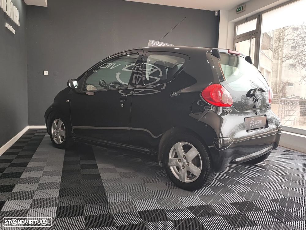 Toyota Aygo 1.0 + AC - 18