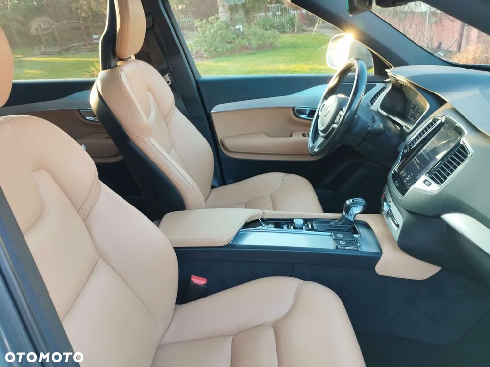 Volvo XC 90 D5 AWD Momentum - 19