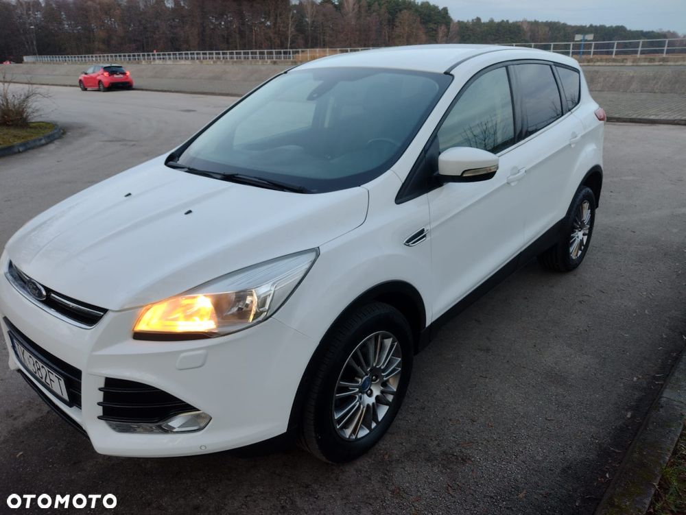 Ford Kuga 2.0 TDCi 2x4 Titanium - 8