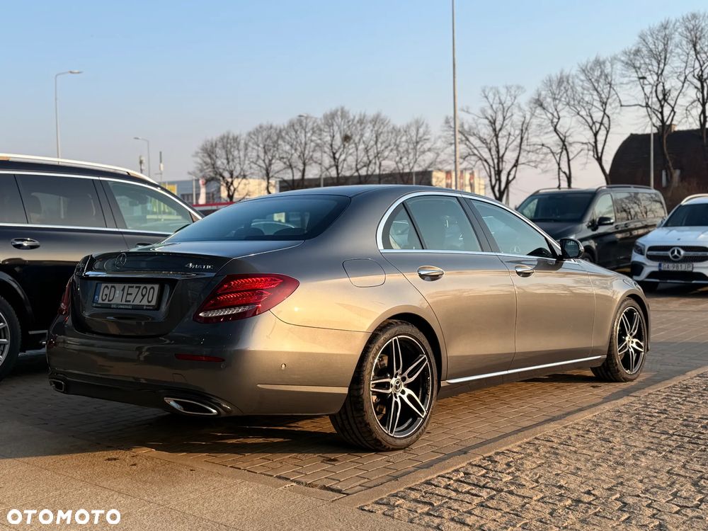 Mercedes-Benz Klasa E 220 d 4-Matic 9G-TRONIC - 3