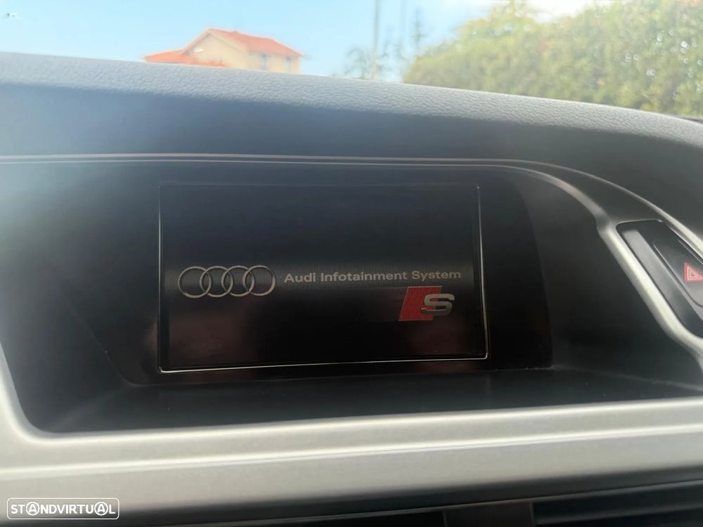 Audi A4 Avant 2.0 TDI Business Line Sport - 16