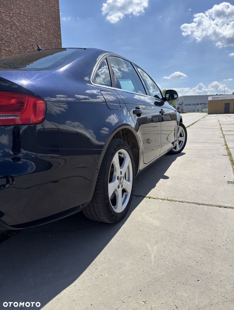 Audi A4 Limousine - 3