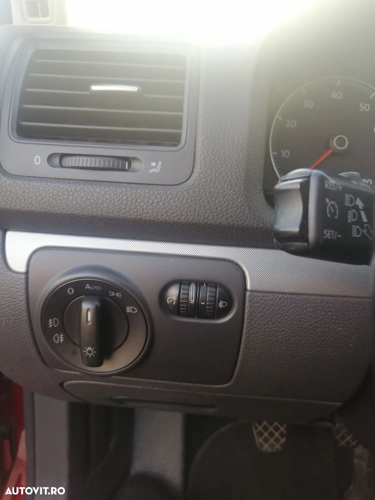 Volkswagen Golf - 8