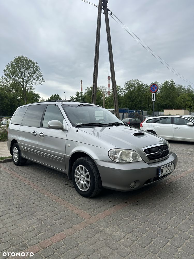 Kia Carnival - 1