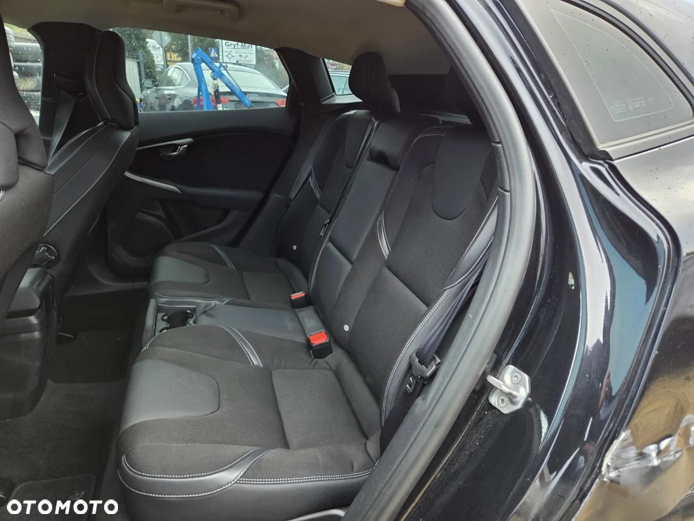 Volvo V40 D2 - 36