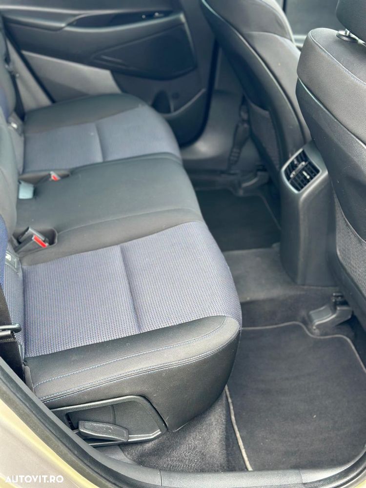 Hyundai Tucson 2.0 CRDI 4WD Automatik Style - 28