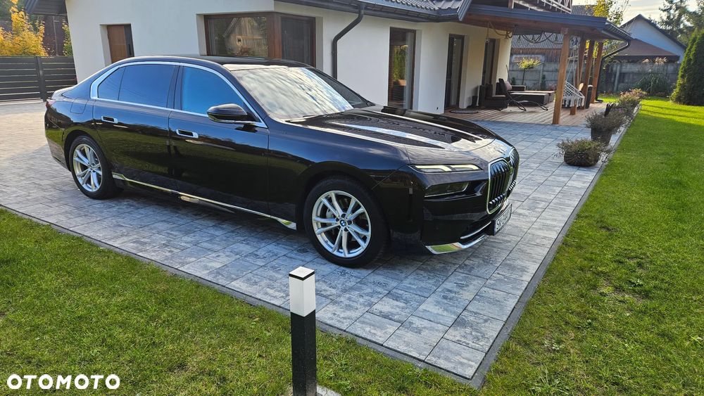 BMW Seria 7 - 11