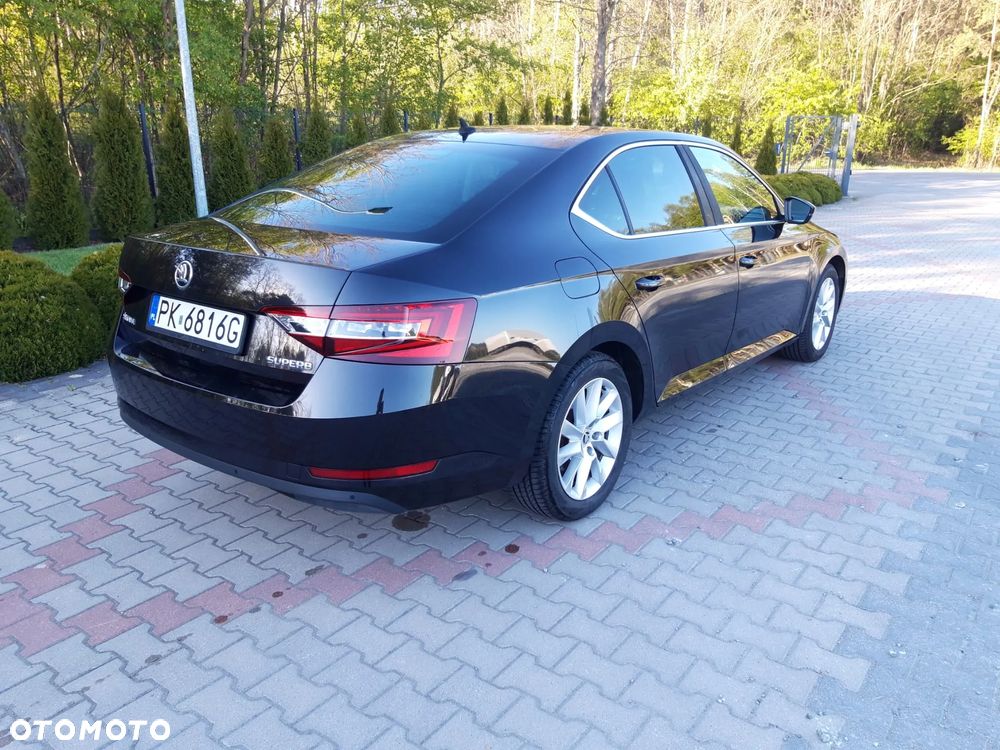 Skoda Superb 2.0 TDI Ambition - 4