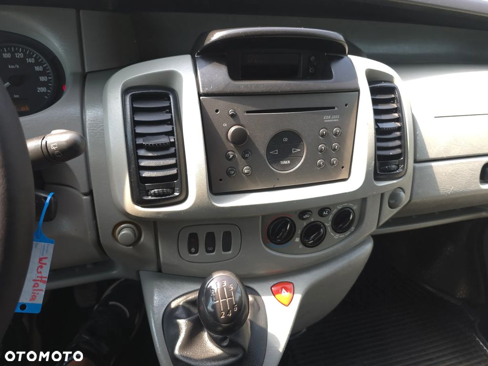 Renault Trafic - 25