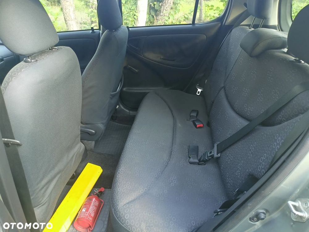 Toyota Yaris - 6