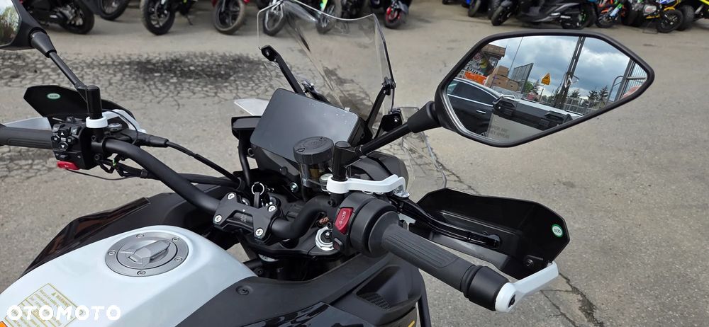 QJMOTOR SRT900S - 17