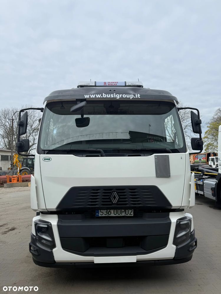 Renault D Wide 6x2 - 14