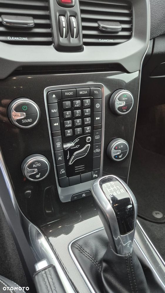 Volvo V40 D4 Momentum - 15