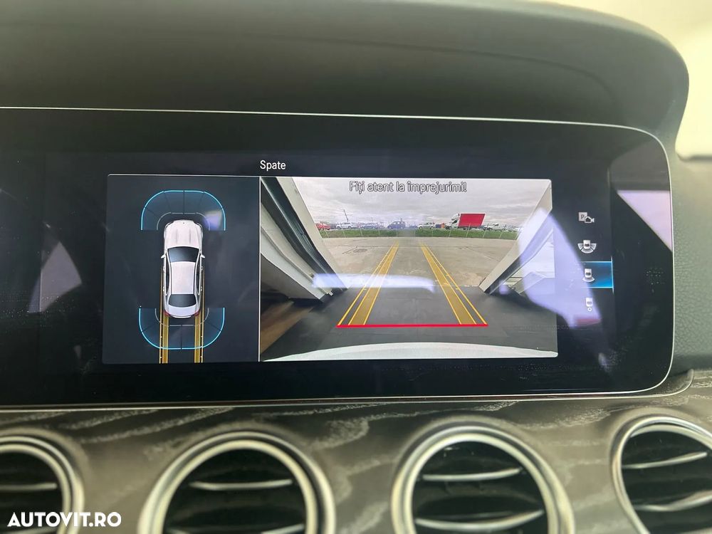 Mercedes-Benz E 300 de Aut. - 19