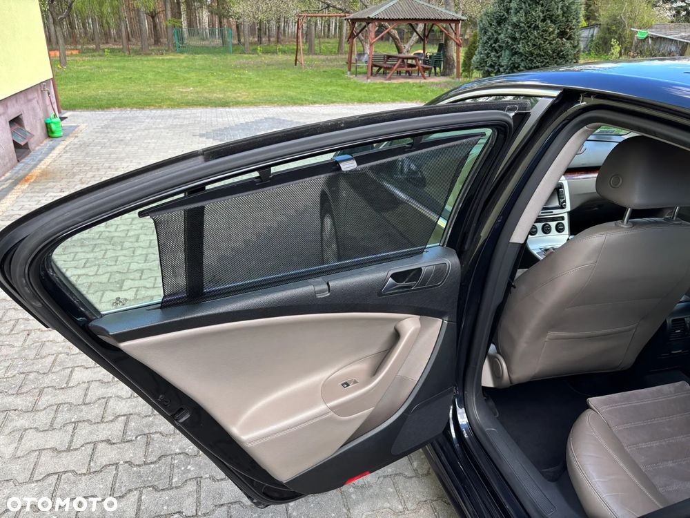 Volkswagen Passat 2.0 TDI DPF Highline - 16