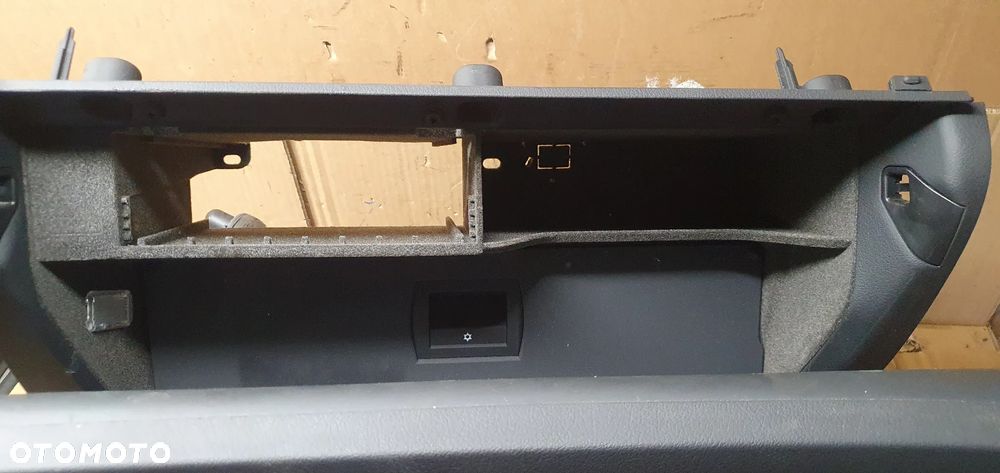 Schowek pasażera Europa Audi A4 B7 8E1857035D - 4