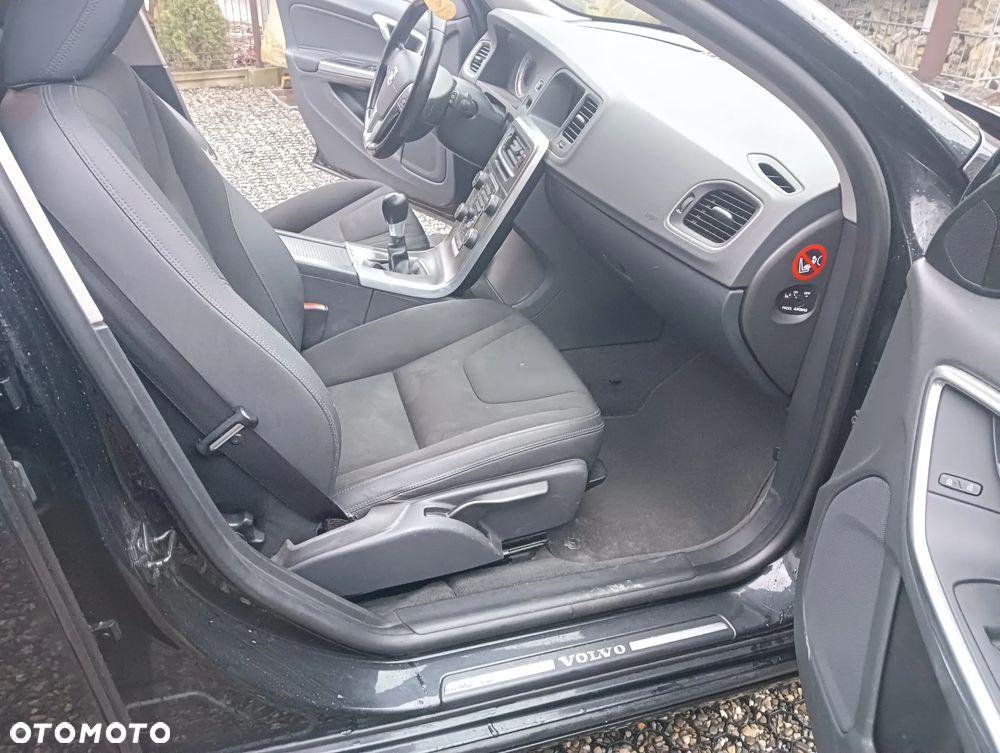Volvo V60 D3 Momentum - 13