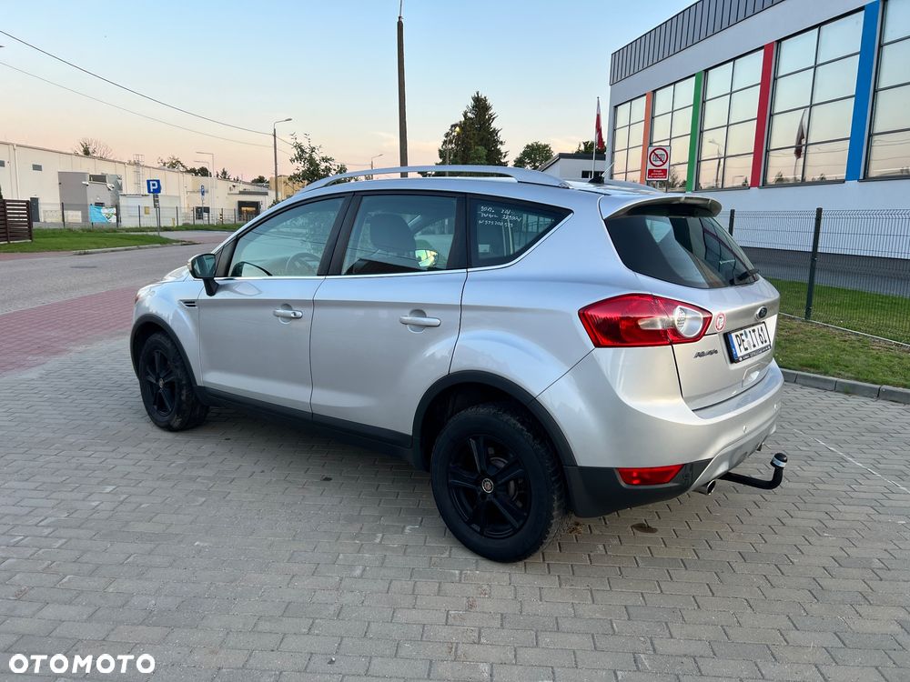Ford Kuga 2.0 TDCi 2x4 Titanium - 11
