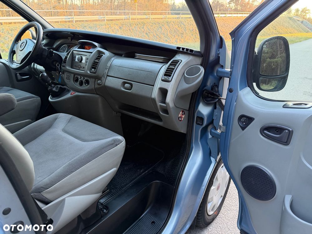 Opel Vivaro - 13