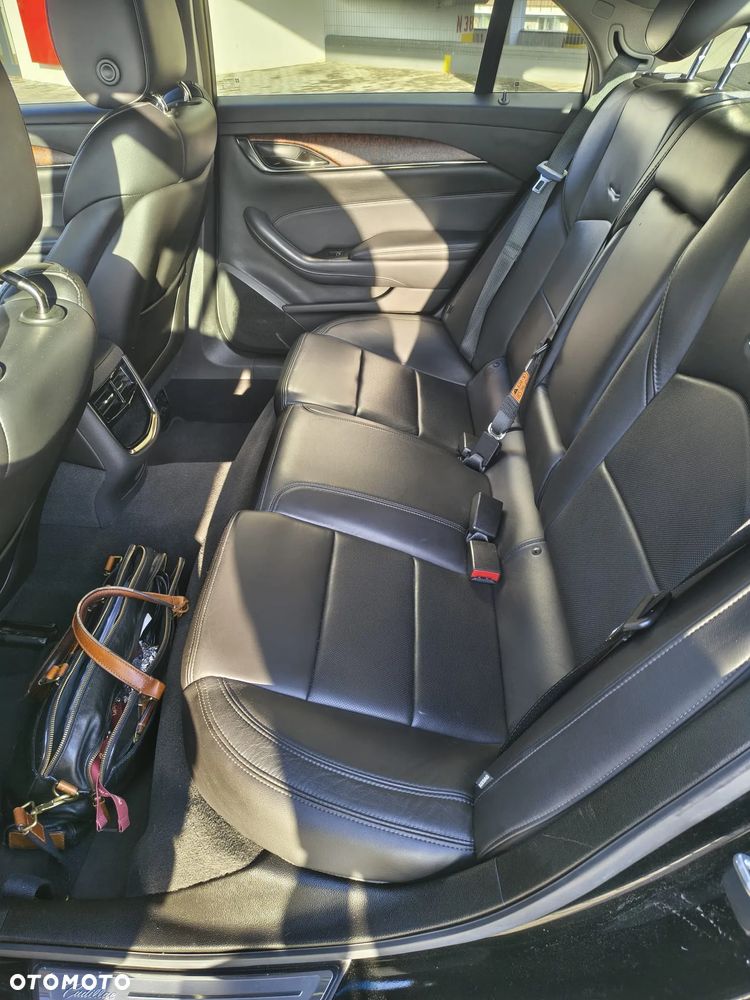 Cadillac CTS 2.0T RWD AT8 Luxury - 18
