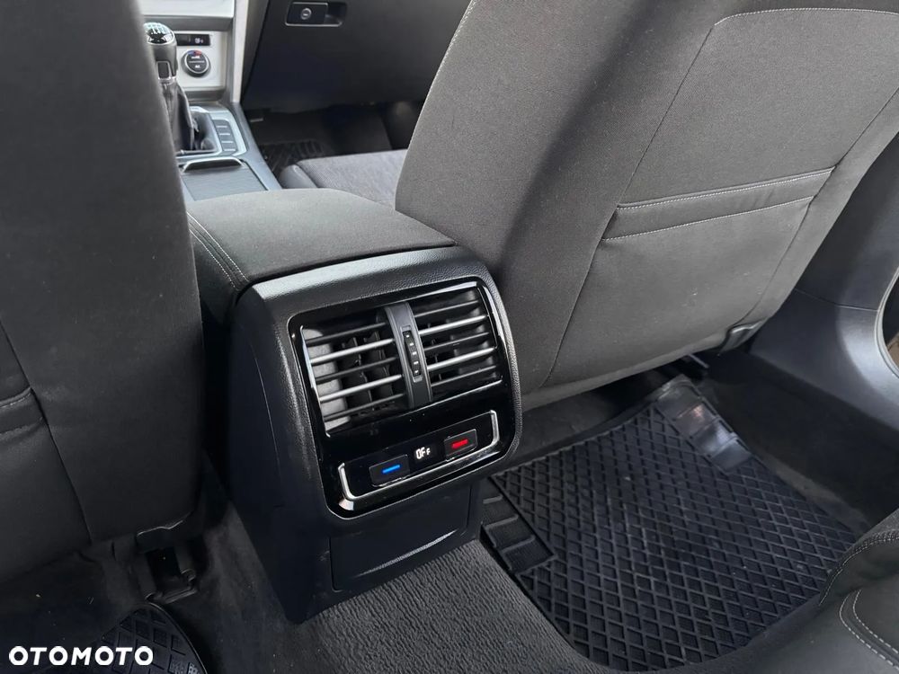 Volkswagen Passat Variant 1.6 TDI (BlueMotion Technology) Comfortline - 19