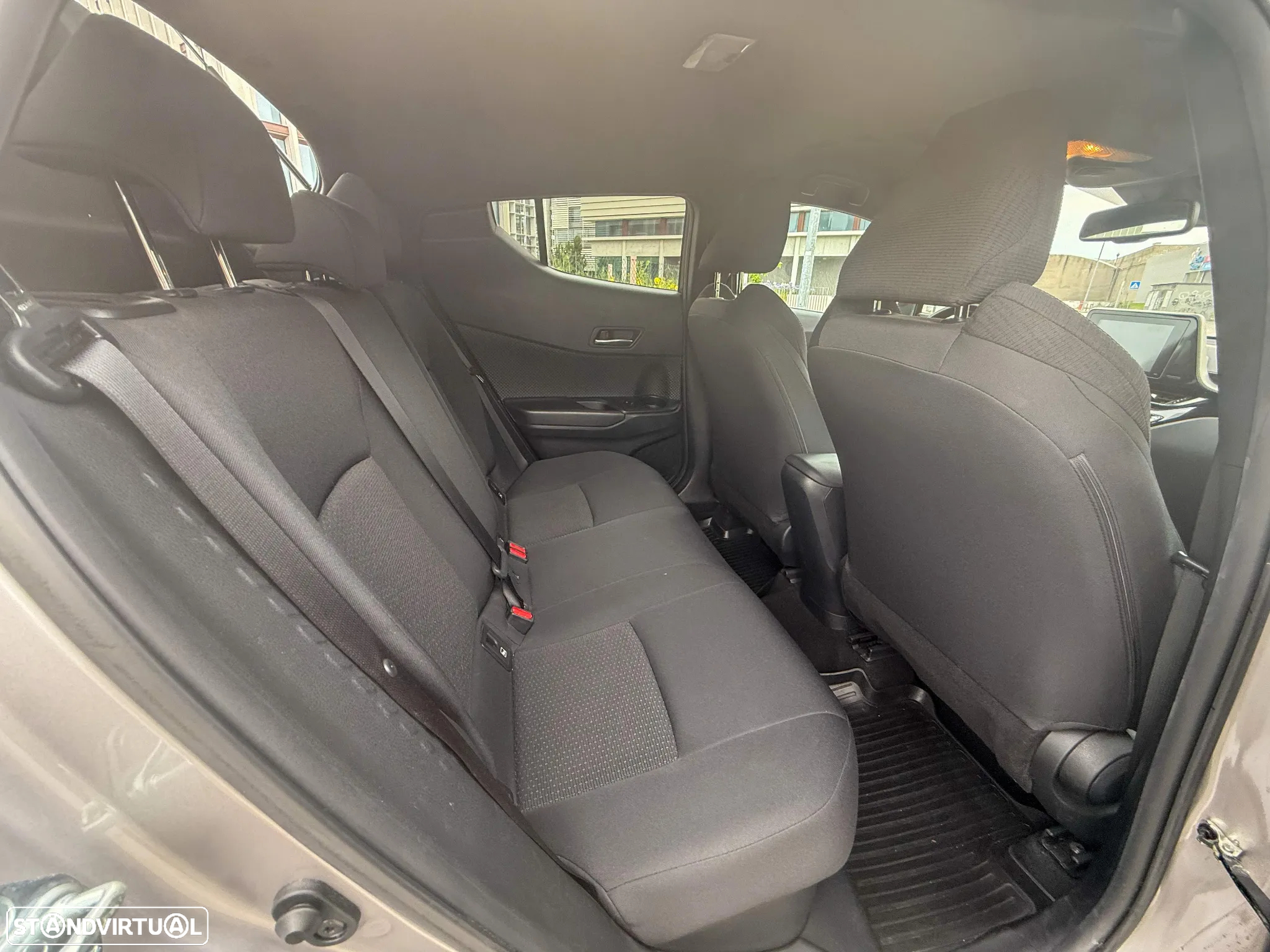 Toyota C-HR 1.8 HSD Comfort+P.Style - 11