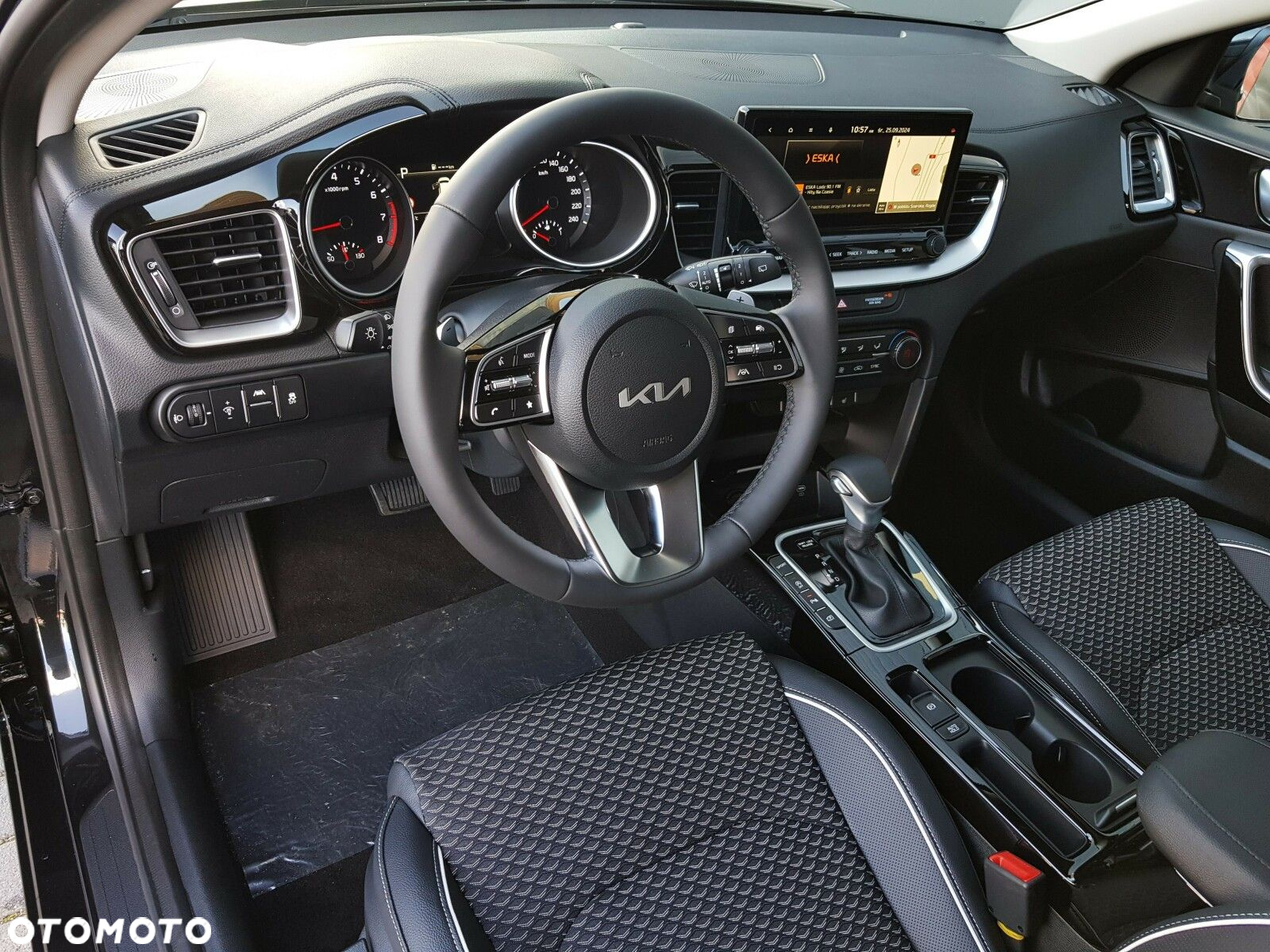 Kia Ceed 1.5 T-GDI Tribute DCT - 13