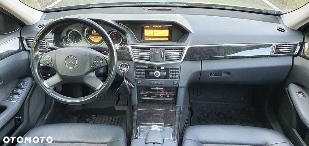Mercedes-Benz Klasa E 250 CGI BlueEFFICIENCY Avantgarde - 9