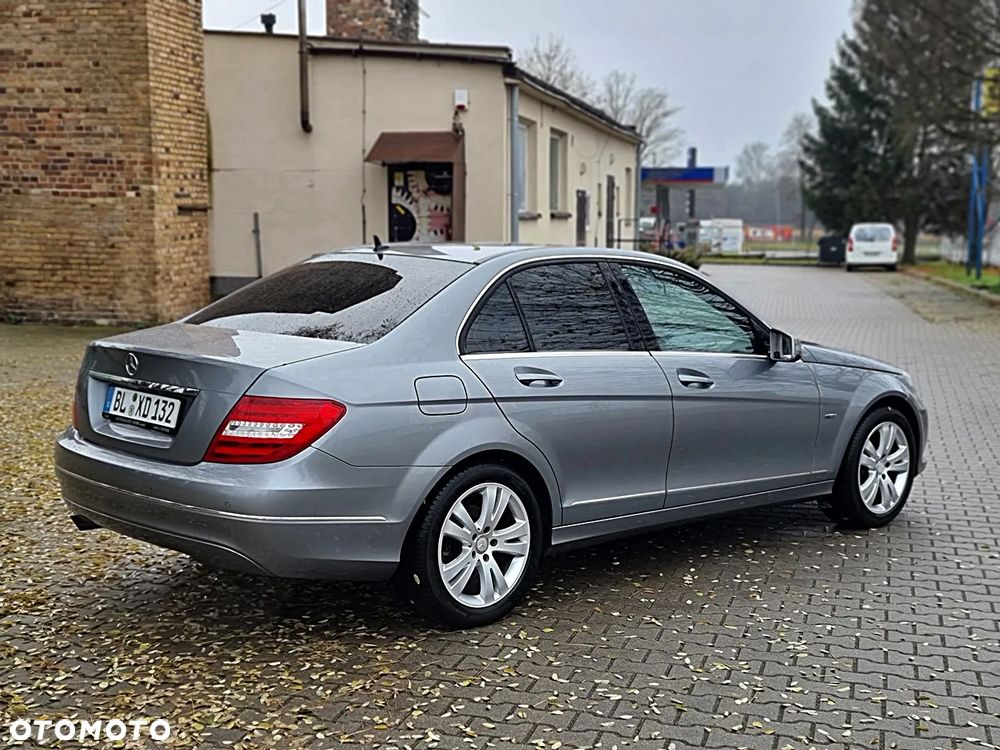 Mercedes-Benz Klasa C 180 CGI BlueEFFICIENCY Avantgarde - 5