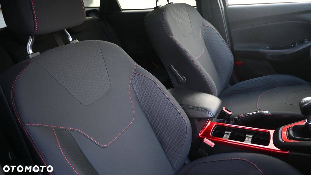 Ford Focus 2.0 TDCi ST-Line Red ASS - 40