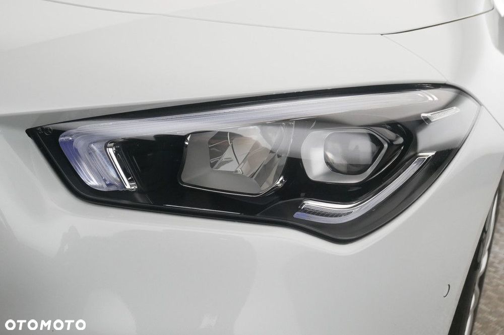 Mercedes-Benz CLA - 13