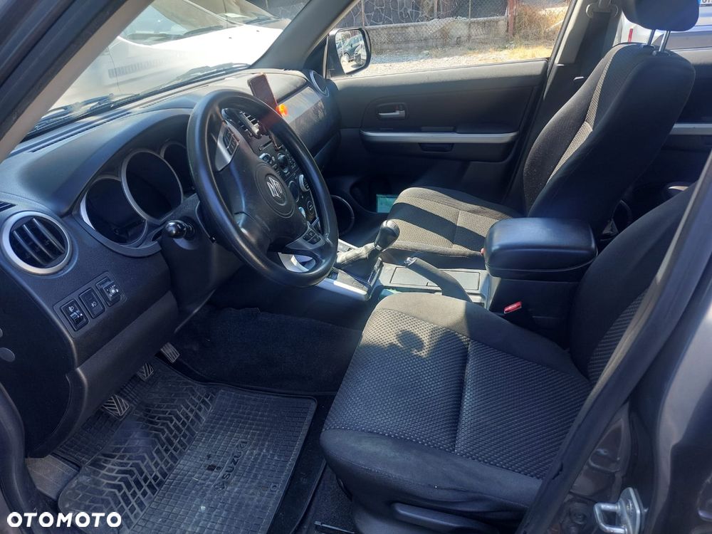 Suzuki Grand Vitara 2.0 Comfort - 11