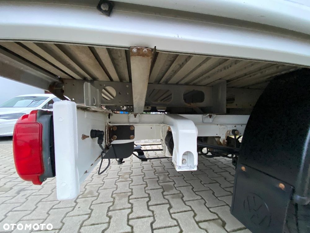 Volkswagen CRAFTER 2,0 TDI 136KM SKRZYNIOWY 350x215 KLIMATYZACJA - 23