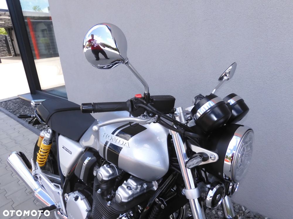 Honda CB - 3