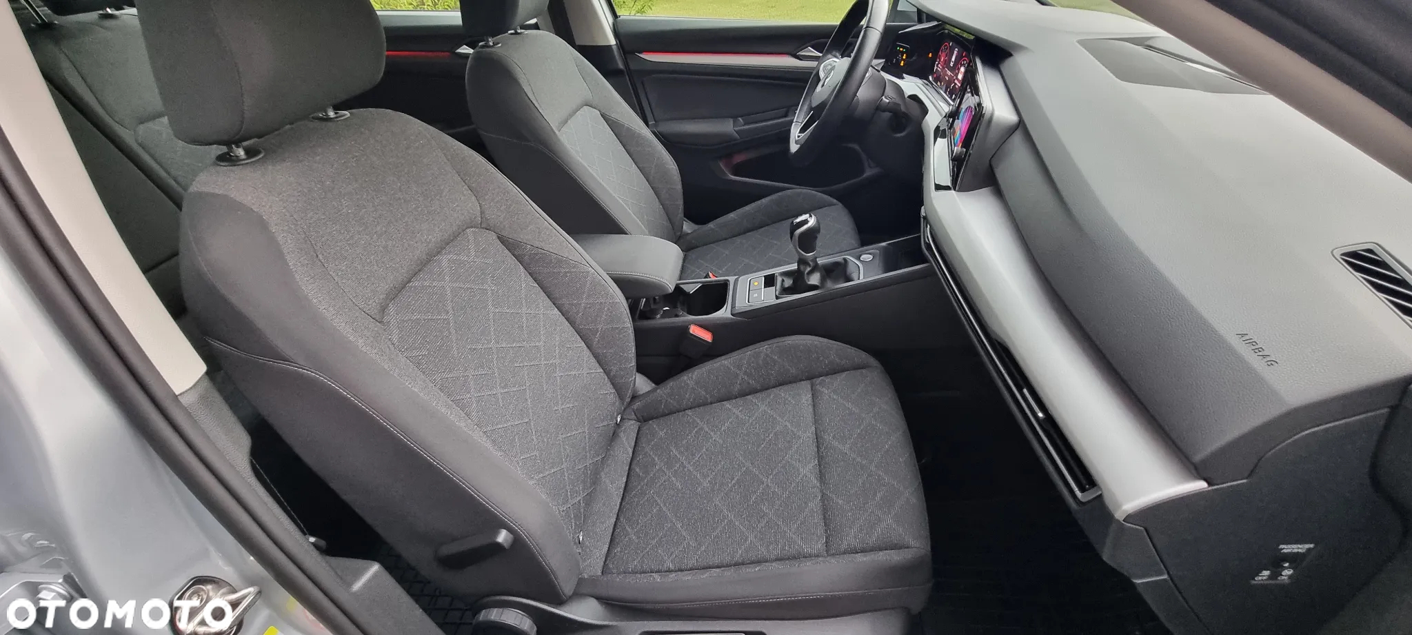 Volkswagen Golf - 22