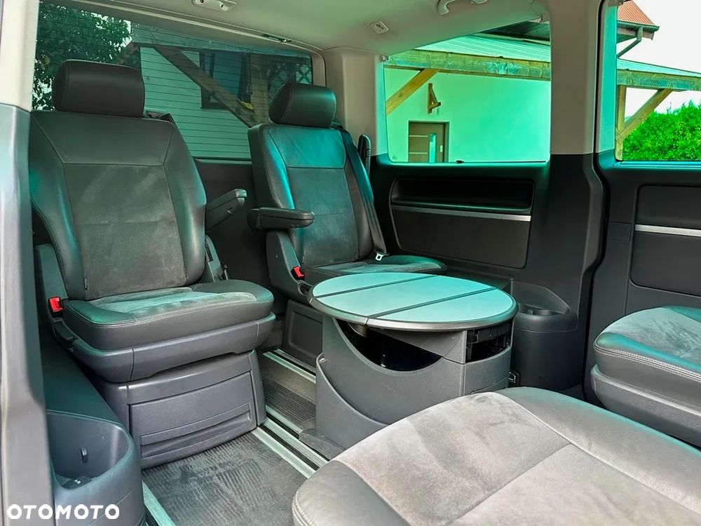 Volkswagen Multivan - 28