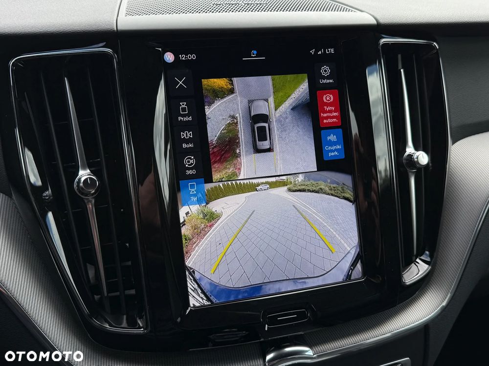 Volvo XC 60 B5 B AWD Plus Dark - 16