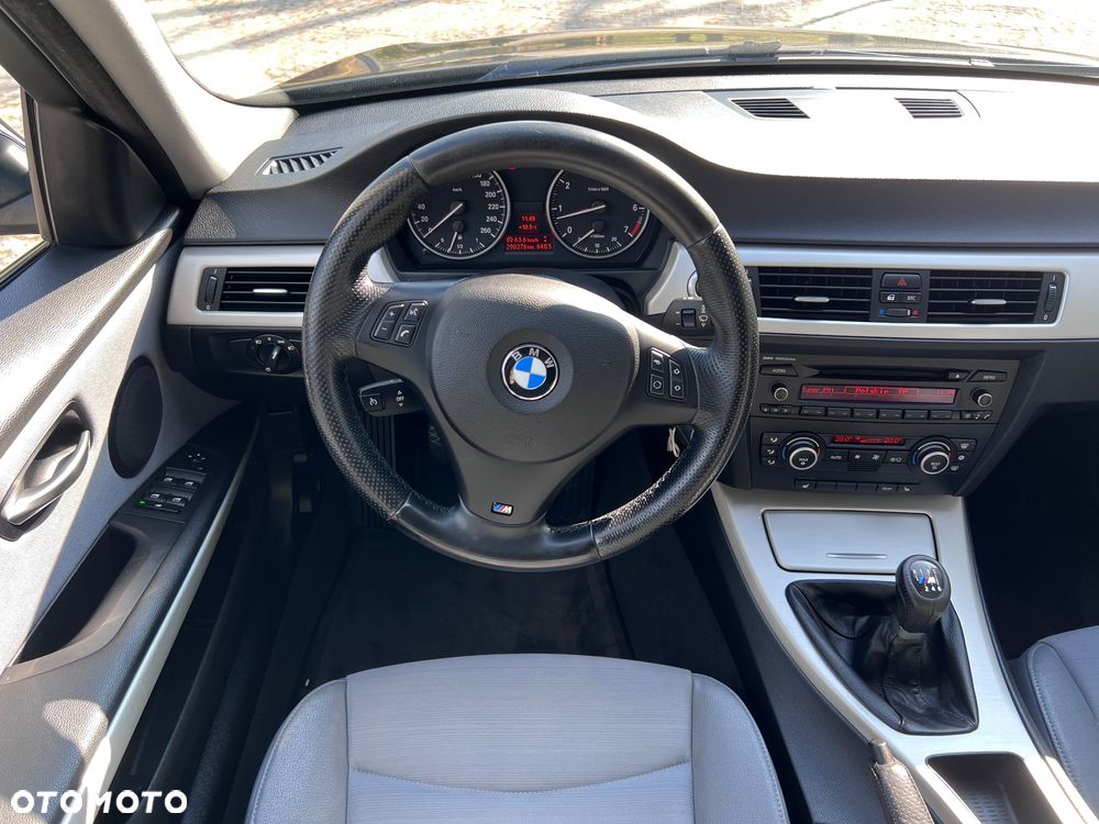 BMW Seria 3 318i Edition Exclusive - 22