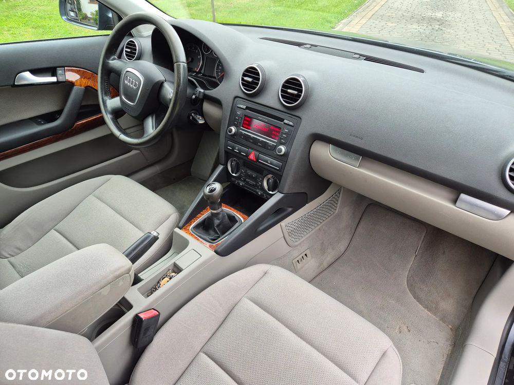 Audi A3 3-drzwiowe 1.6 Attraction - 27