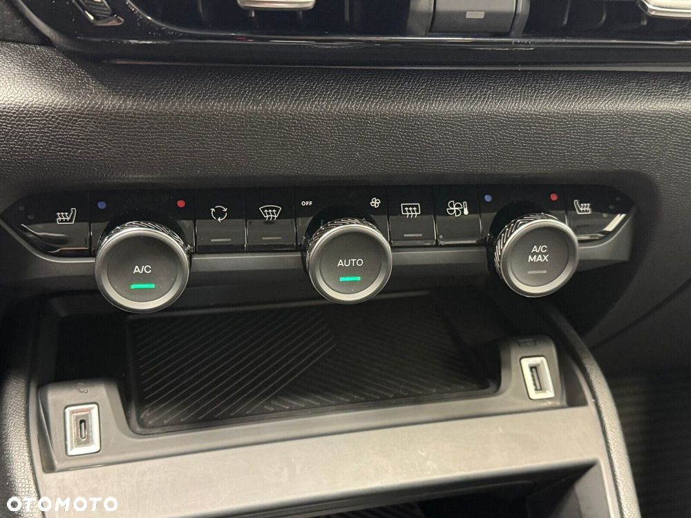 Citroën C4 1.2 PureTech Max S&S EAT8 - 18